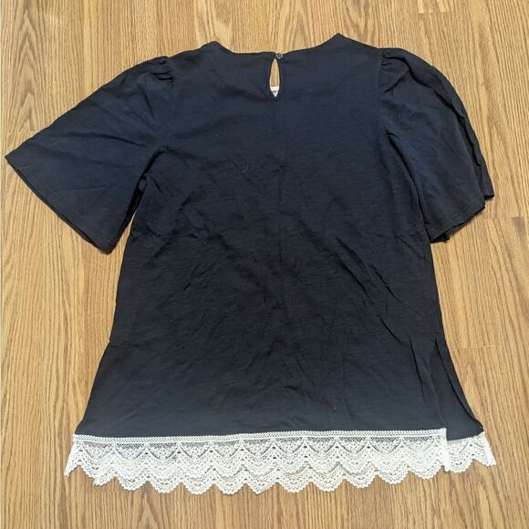 SUZANNE BETRO Women's Navy Blue and White Crochet Short Sleeve Tunic Size Large - Picture 2 of 5